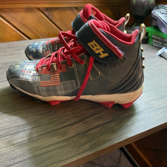 Under Armour Red Athletic Shoes - Picture 2 of 7